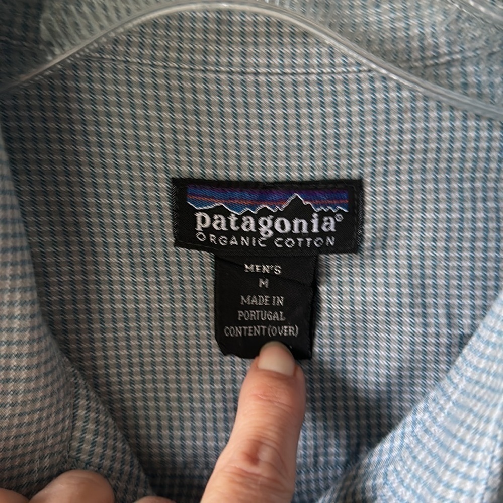 Patagonia shirt Men's size Medium light blue white herringbone plaid button up - Picture 2 of 9